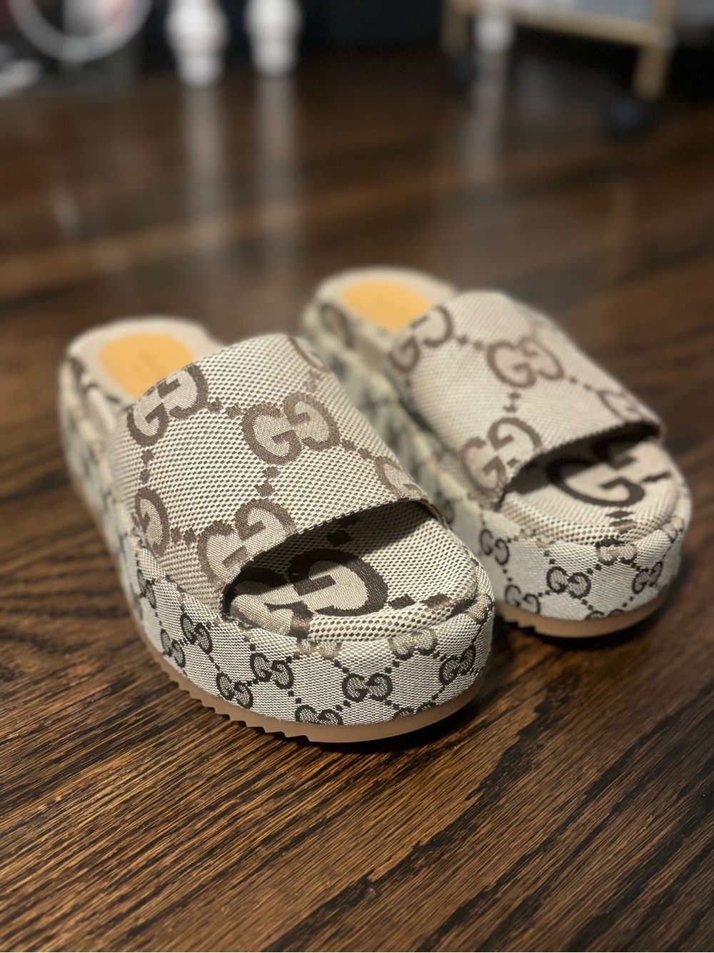 Gucci Women’s Platform Slide - Picture 2 of 7